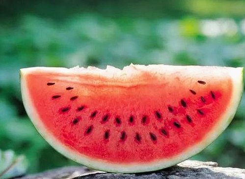 娱乐圈风云:直播吃瓜与互撕真相全解析